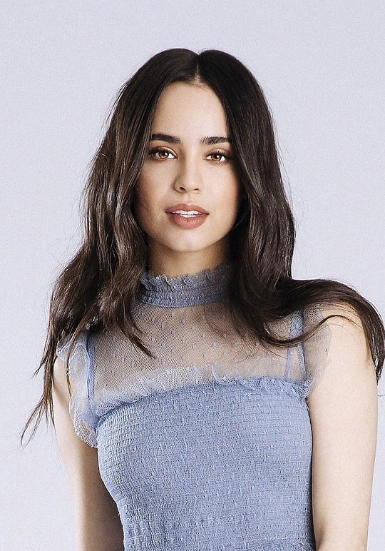 索菲亚·卡尔森 Sofia Carson照片