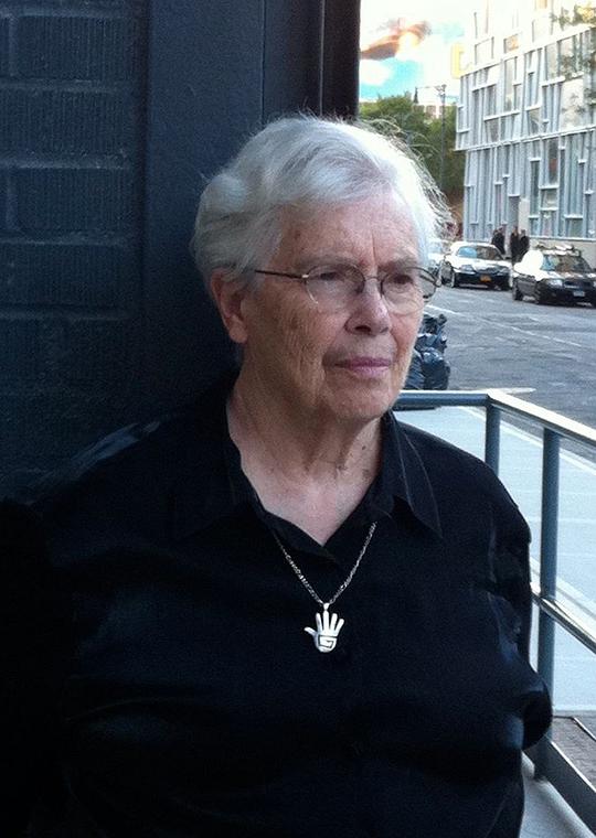 宝琳·奥利维洛 Pauline Oliveros照片
