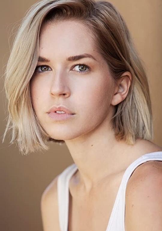 艾米莉·基利安 Emily Killian照片