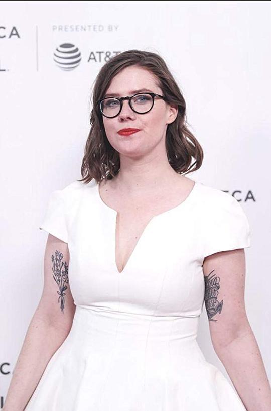 艾琳·李·卡尔 Erin Lee Carr照片