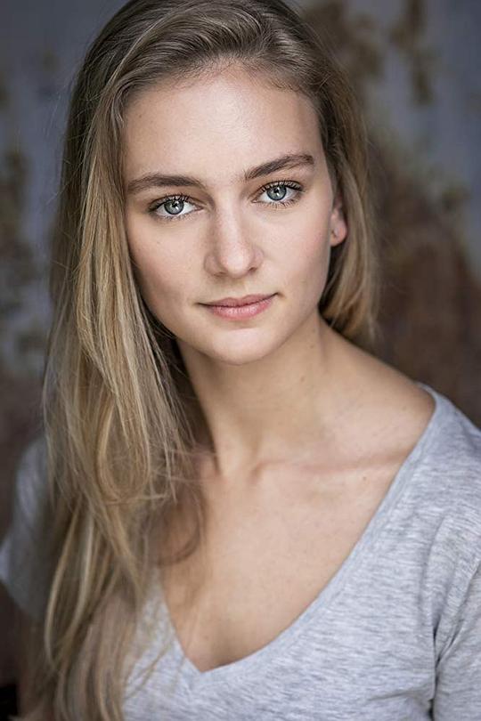 露西·柯里 Lucy Currey照片