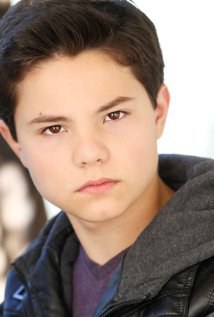 扎克·卡利森 Zach Callison照片
