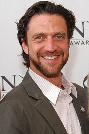 劳尔·埃斯帕扎 Raúl Esparza照片