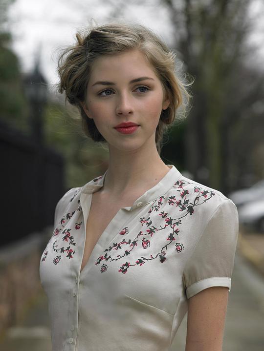 赫敏·科菲尔德 Hermione Corfield照片