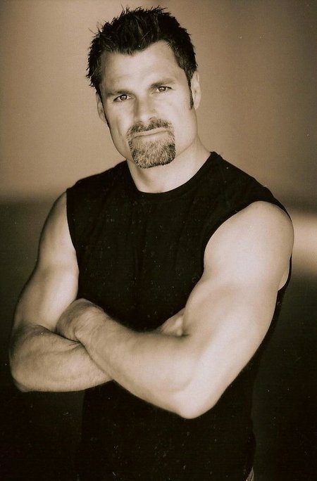 约翰·麦克唐纳 John MacDonald照片
