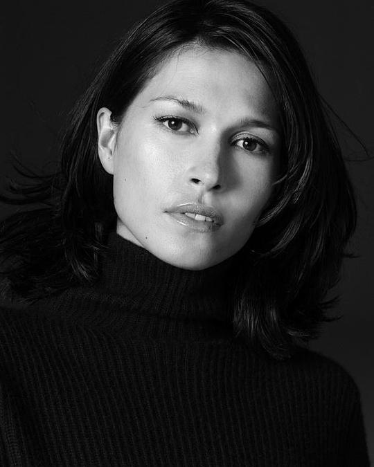 卡琳娜·隆巴德 Karina Lombard照片