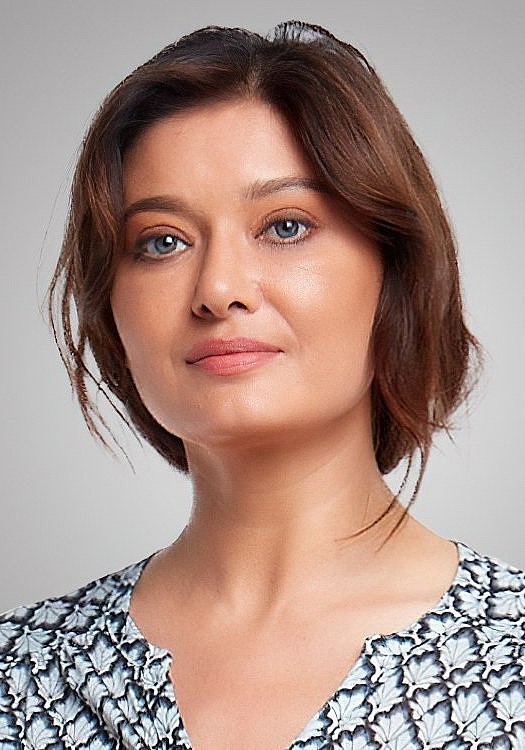 努古尔·耶西塞 Nurgül Yesilçay照片