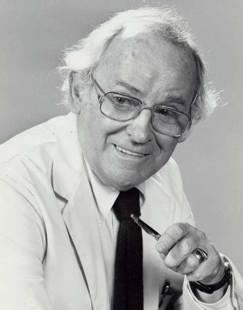 巴纳德·休斯 Barnard Hughes照片