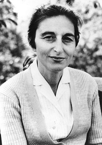 鲁丝·普罗厄·贾布瓦拉 Ruth Prawer Jhabvala照片