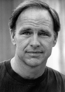罗伯特·派恩 Robert Pine照片
