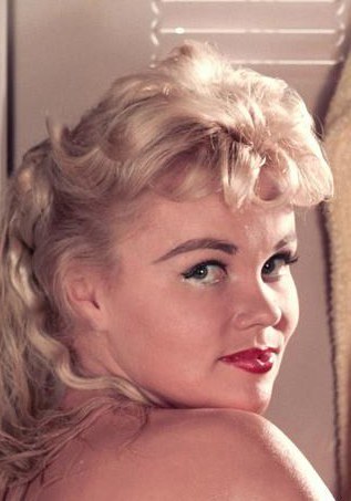 Corinne Cole照片