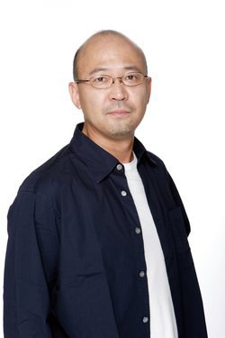 小形满 Mitsuru Ogata照片