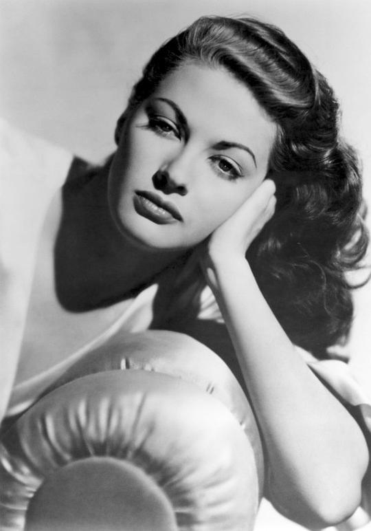 伊冯娜·德·卡洛 Yvonne De Carlo照片