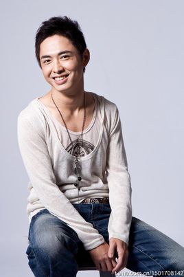 邱逸峰 Yi-Feng Chiu照片
