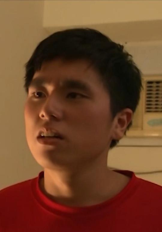 黄耀纬照片