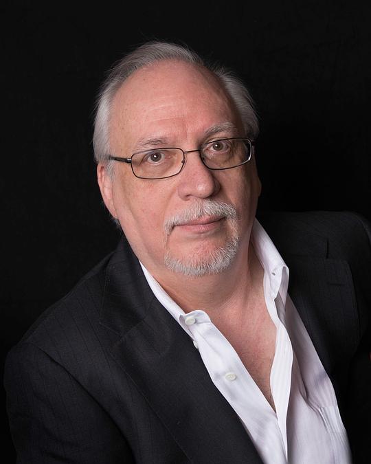 J·迈克尔·斯特拉辛斯基 J. Michael Straczynski照片