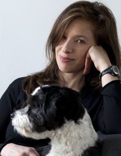 露辛达·考克森 Lucinda Coxon照片