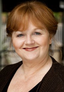 莱斯利·尼科尔 Lesley Nicol照片