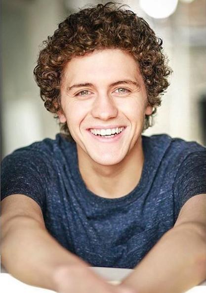 迪兰·卢埃林 Dylan Llewellyn照片