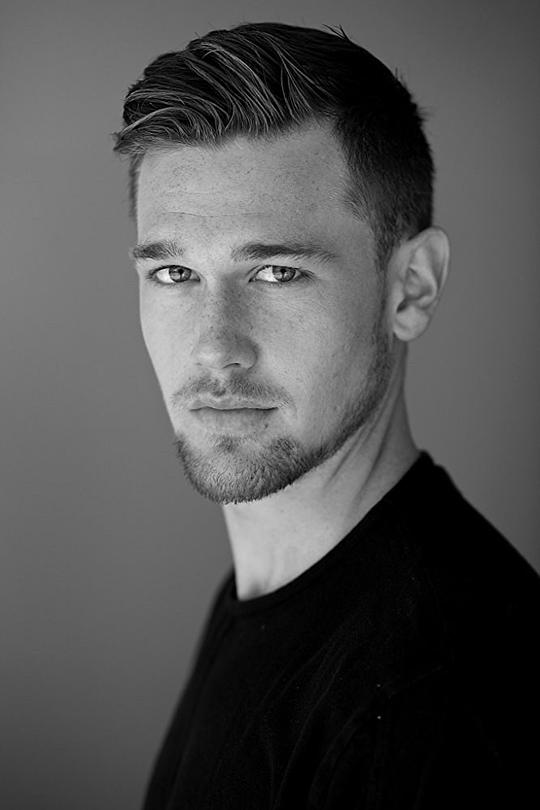 泰勒·约翰·史密斯 Taylor John Smith照片