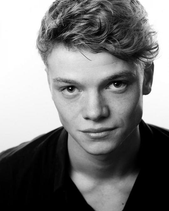 汤姆·里斯·哈里斯 Tom Rhys Harries照片