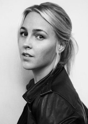 艾玛·霍莉·琼斯 Emma Holly Jones照片