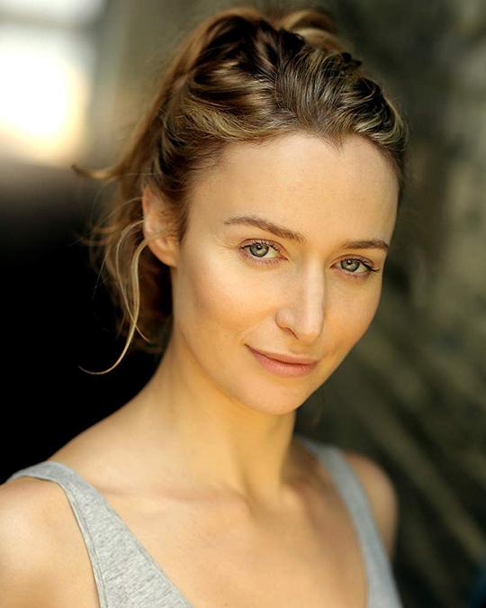 迪尔德丽·穆林斯 Deirdre Mullins照片