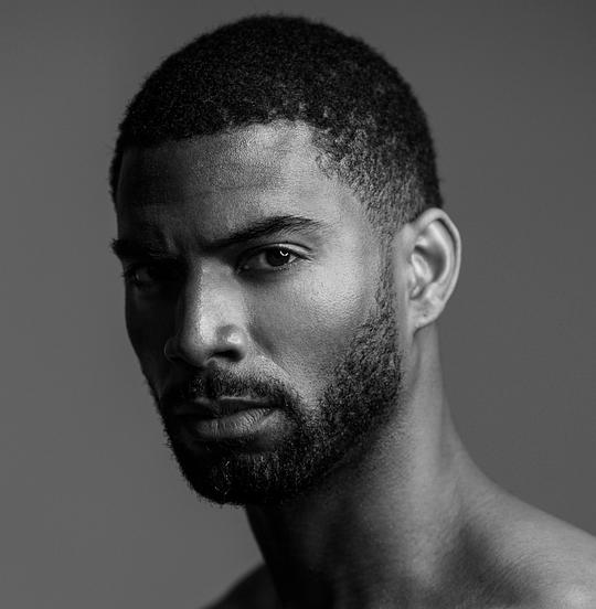 Aaron Cobham照片