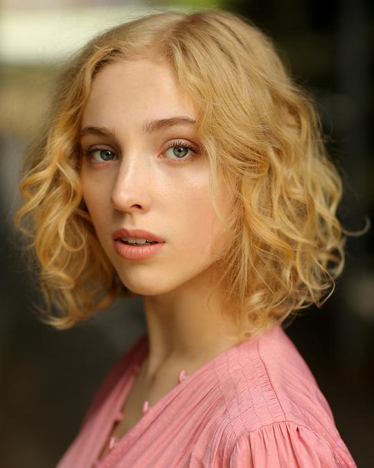 泰莎·波纳姆·琼斯 Tessa Bonham Jones照片