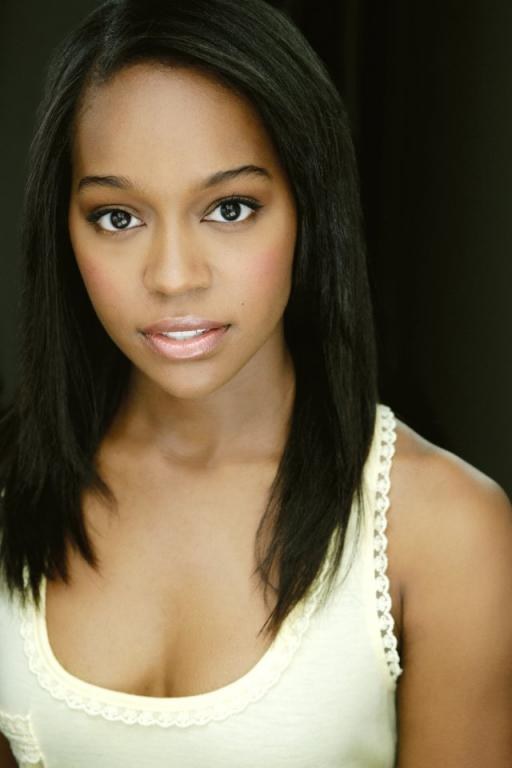 阿雅·娜奥米·金 Aja Naomi King照片