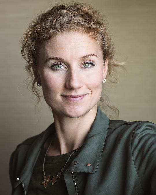 杰西卡·斯维尔 Jessica Swale照片