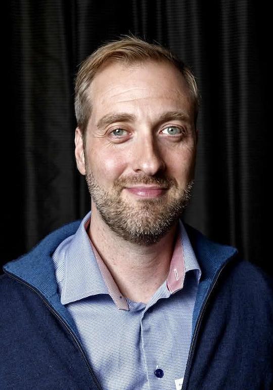 拉斯姆斯·A·西韦特森 Rasmus A. Sivertsen照片