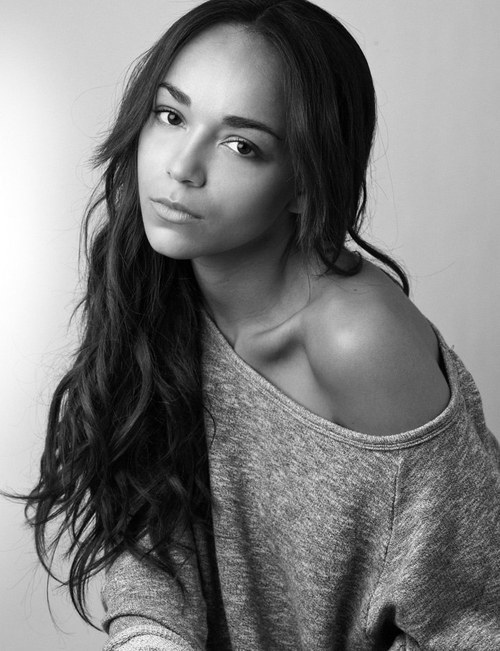 阿什丽·曼德薇 Ashley Madekwe照片