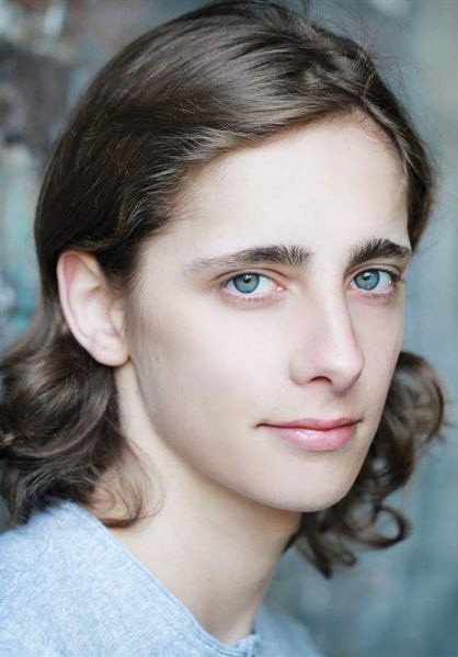 Alex Esmail照片