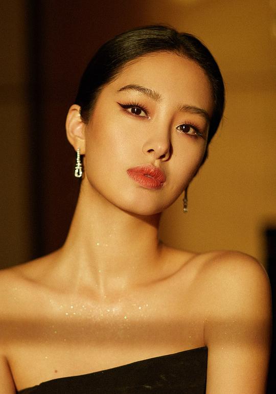 杨采钰 Caiyu Yang照片