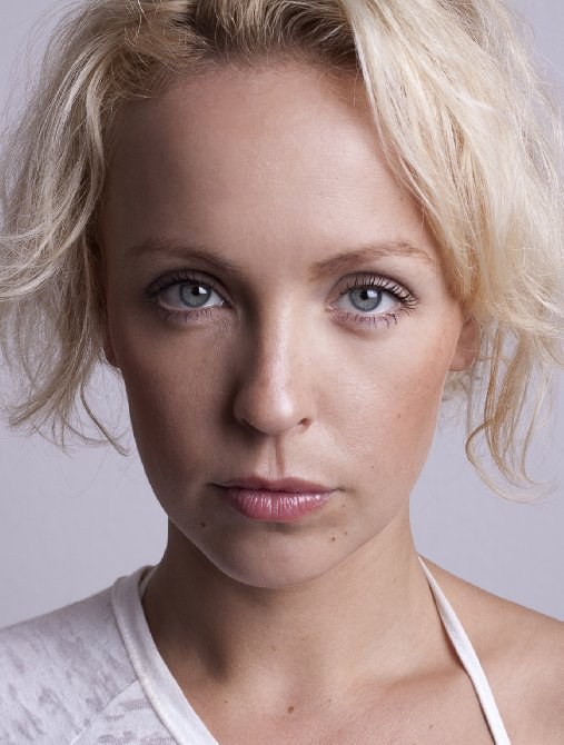 尤莉·奥尔嘉 Julie Ølgaard照片