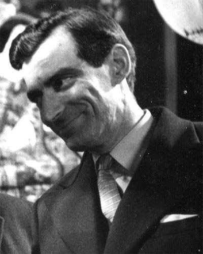 Robert James照片