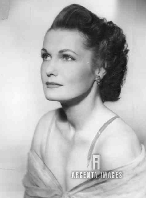 Joyce Heron照片