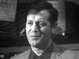 Godfrey James照片