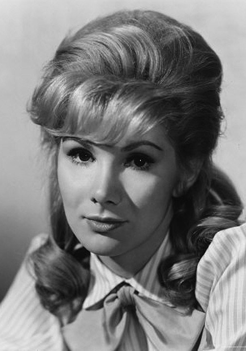 苏珊·汉姆谢 Susan Hampshire照片