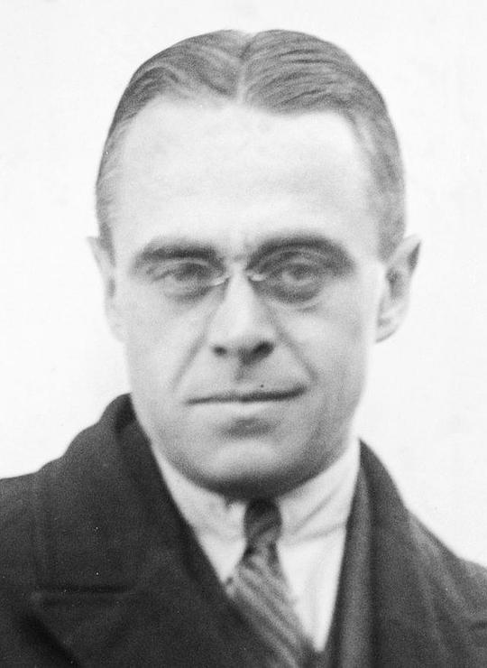 巴兹尔·迪安 Basil Dean照片