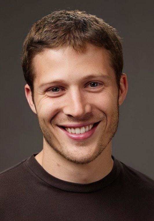 扎克·吉尔福德 Zach Gilford照片