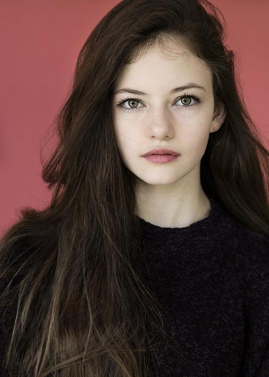 麦肯吉·弗依 Mackenzie Foy照片