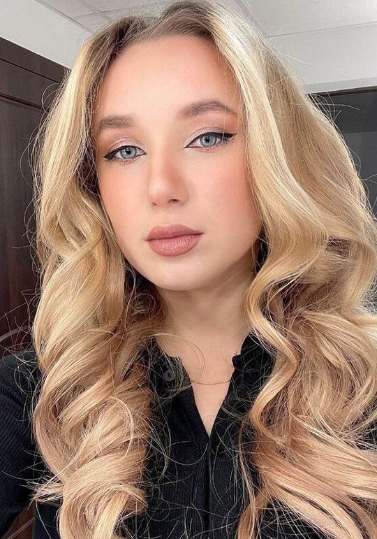 萨布瑞娜·鲁布索娃 Sabrina Rubtsova照片