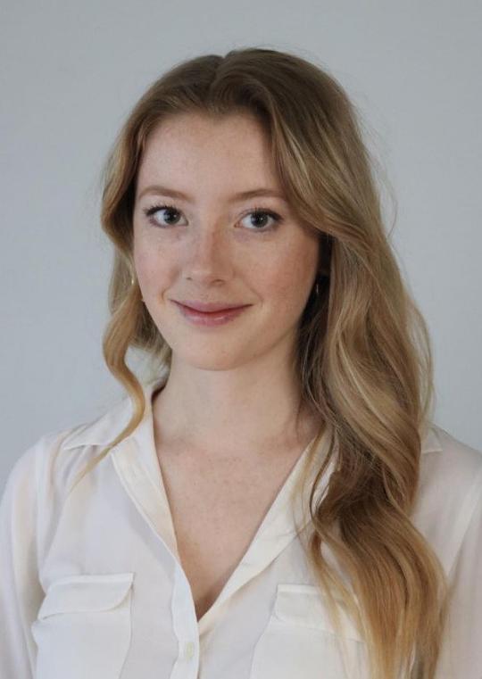 亚历山德拉·罗斯 Alexandra Roth照片