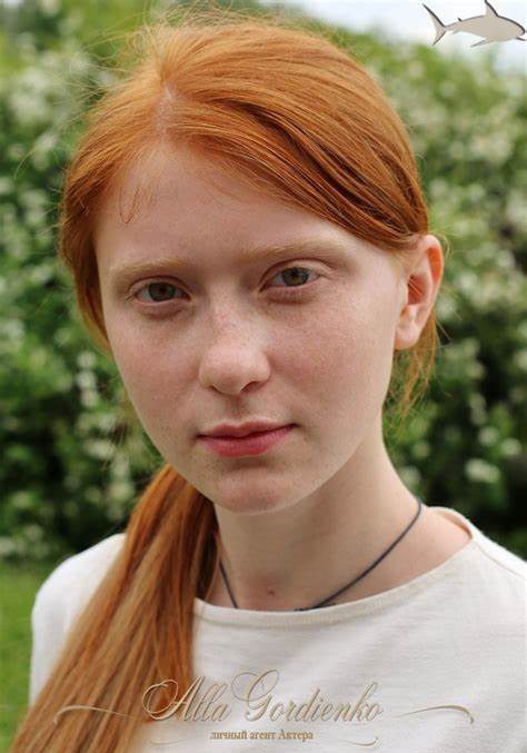 奥克萨娜·兹达诺娃 Oksana Zhdanova照片
