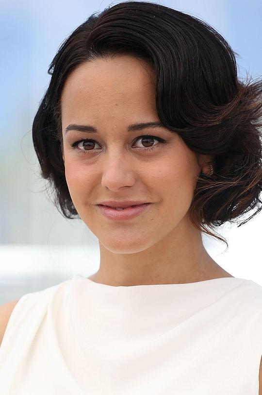 保琳·卡彭尼 Pauline Caupenne照片