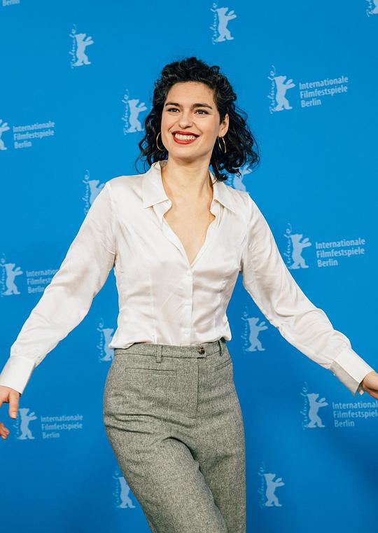 克莱芒丝·库隆 Clémence Coullon照片