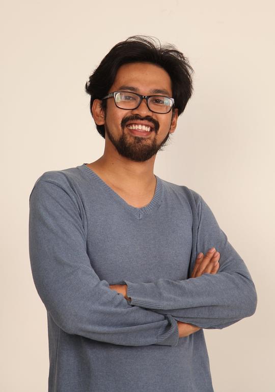 马克布尔·穆巴拉克 Makbul Mubarak照片