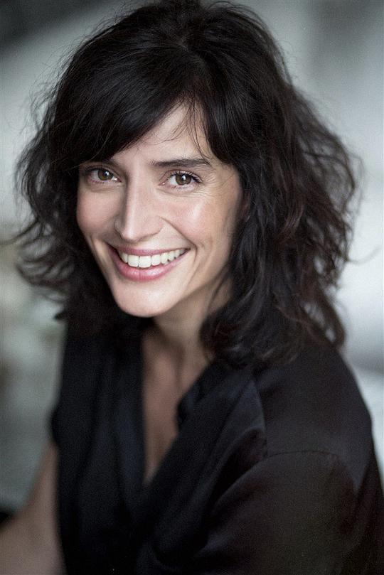 伊莲娜·瑟扎雷 Hélène Seuzaret照片